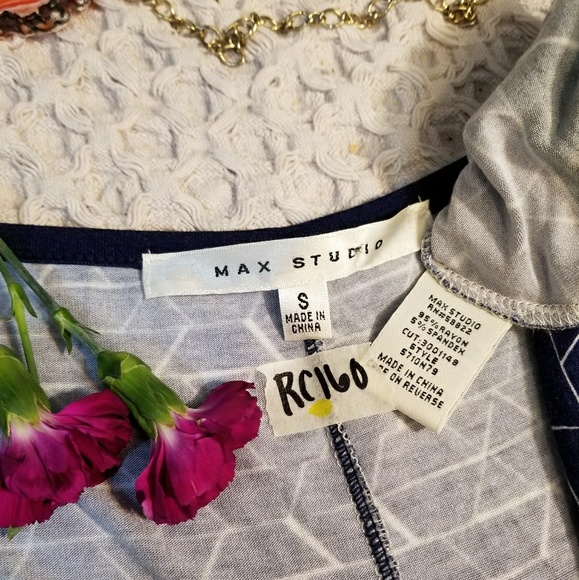 🌻🌺🌻MAX STUDIO TUNIC!! - Picture 4 of 6